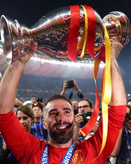 卡瓦哈尔:希望以顺利的方式获胜 裁判判罚是正确的